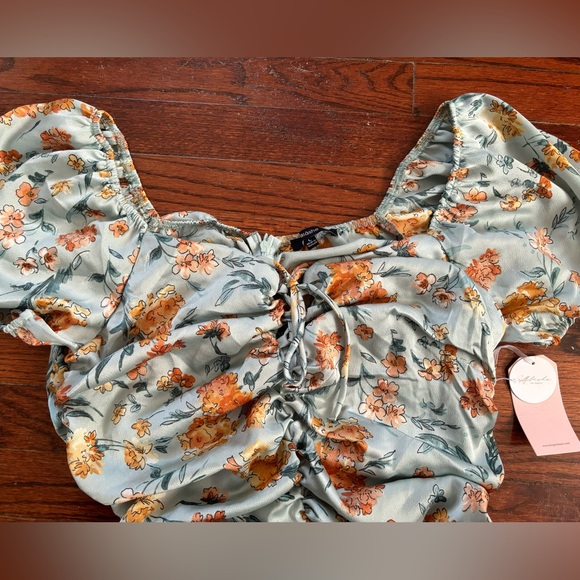 Flowery Ruched Dress - Picture 3 of 5